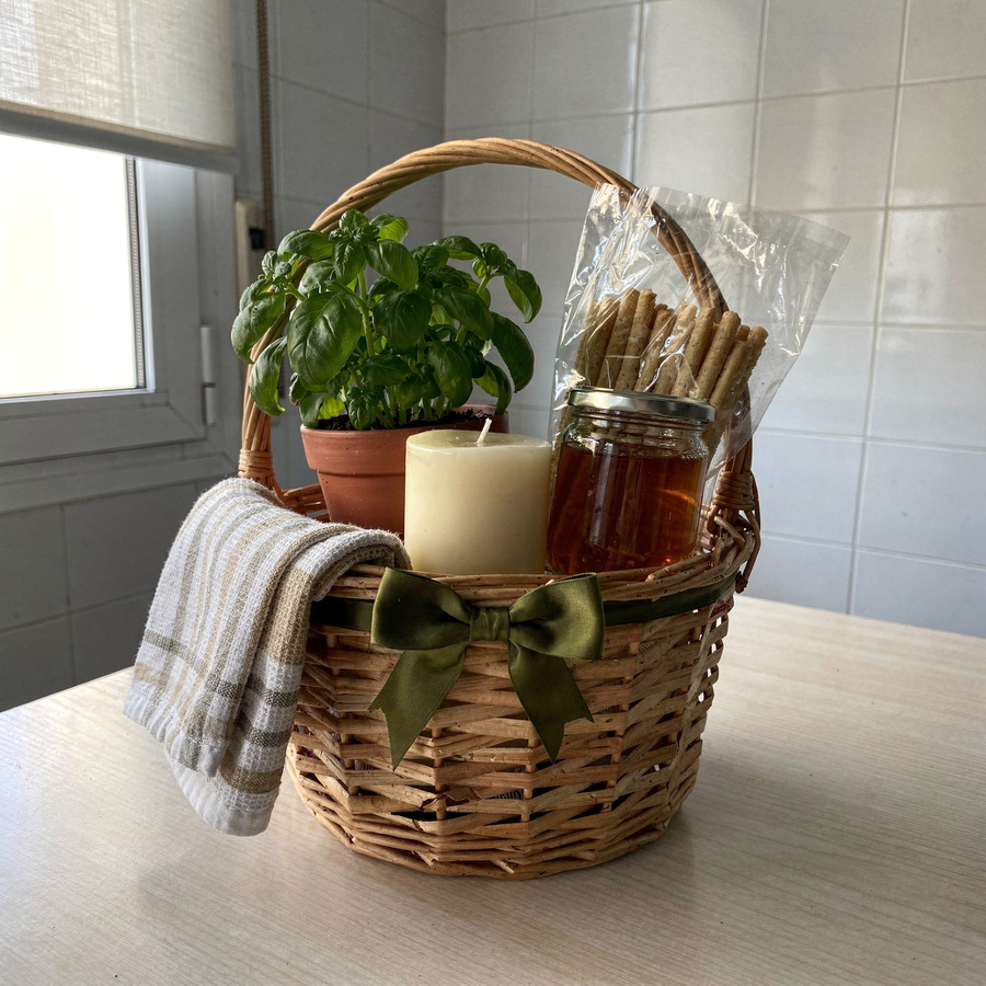 housewarming gift hamper
