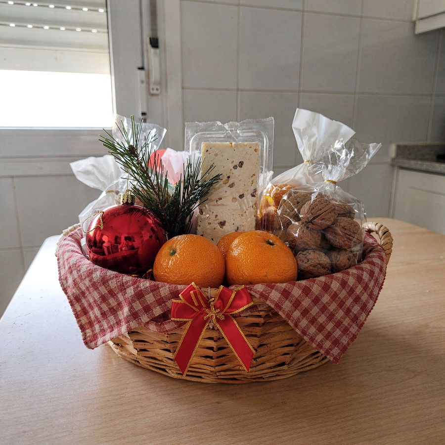 Hamper ready to give